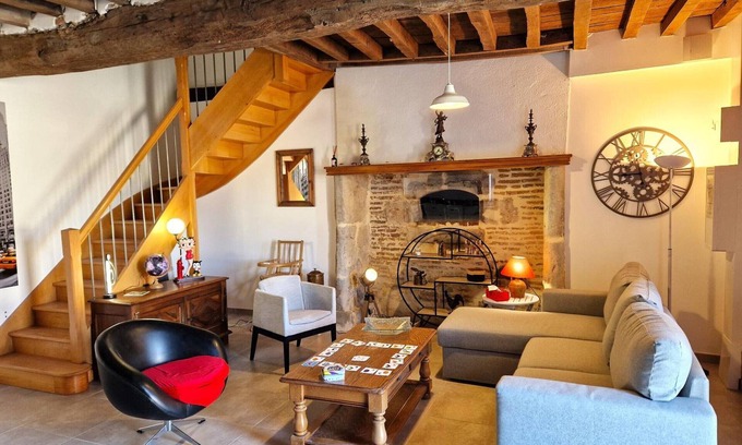 Charroux Cottage | Cozy gîte in Charroux, comfort for 6 people, near nature and Vichy