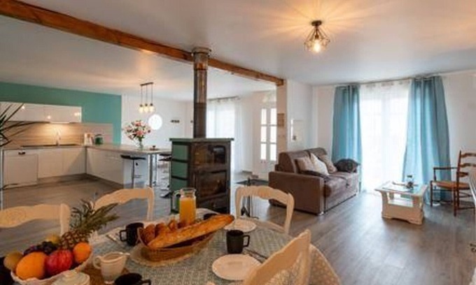 Venisey Cottage | Cozy gîte with garden, fireplace and playground in Venisey