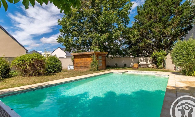 Tierce Cottage | Cozy Gîte with Shared Heated Pool near Angers