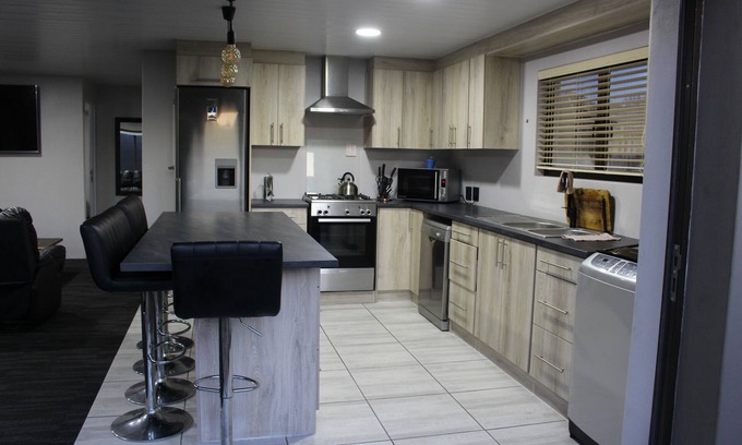 Brackenfell House | Cozy Guest House with Free WiFi