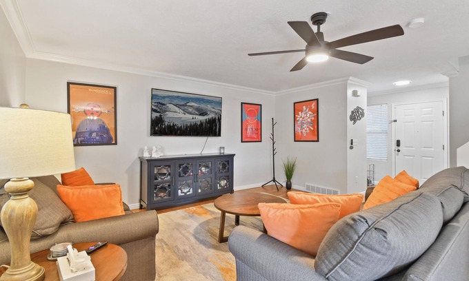 Heber House | Cozy Heber Getaway | Pet-Friendly, Sleeps 9, Ski Area Close & Outdoor Adventures, BBQ and Fire Pit