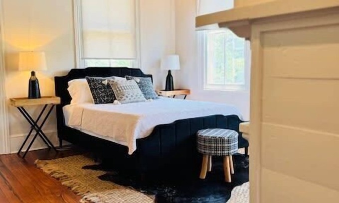 Old East Hill Apartment | Cozy Historic Home | Suite 4