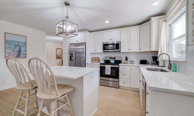Whitemarsh Island House | Cozy home centrally located between Tybee Island & Downtown Savannah.