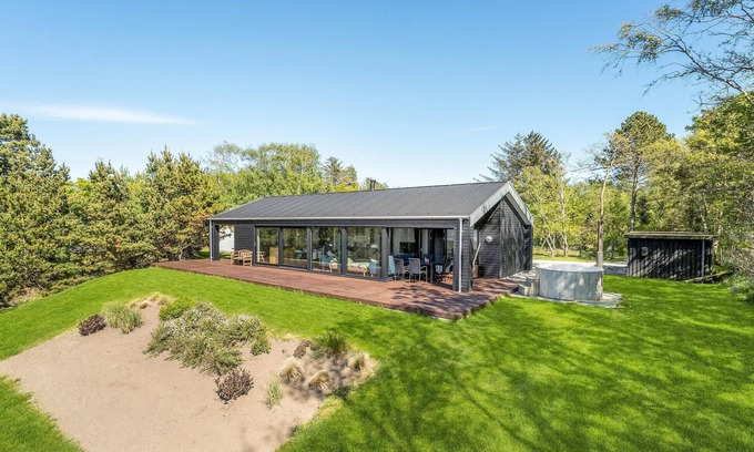 Hojslev House | Cozy home in Højslev with WiFi