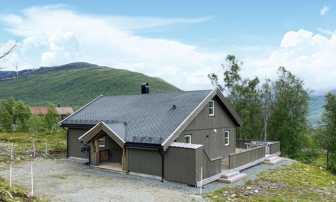 Hornindal House | Cozy home in Hornindal with sauna