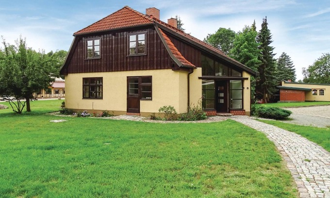 Wendorf House | Cozy home in Kuhlen Wendorf with sauna
