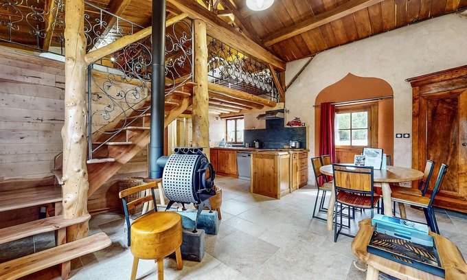 Les Fosses House | Cozy home in LES FOSSES with kitchen