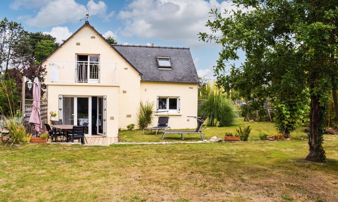 Plouezec House | Cozy home in Plouézec with WiFi