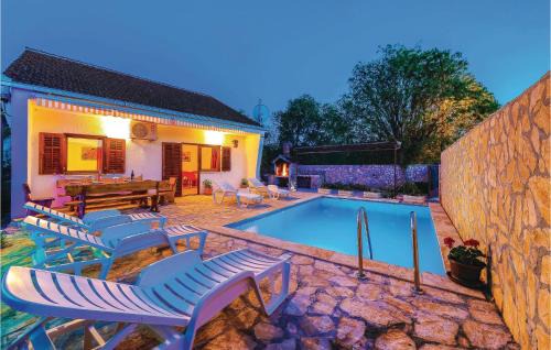 Primorski Dolac House | Cozy Home In Primorski Dolac With Wifi