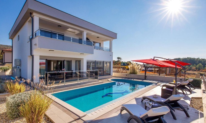 Punat House | Cozy home in Punat with sauna