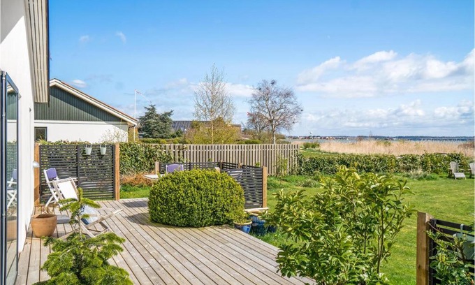 Rrvig House | Cozy Home In Rørvig With House Sea View
