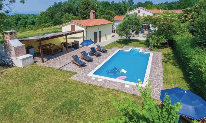 Sveta Nedelja House | Cozy home in Ruzici with kitchen