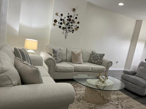 Point Breeze House | Cozy Home located in a prime area.
