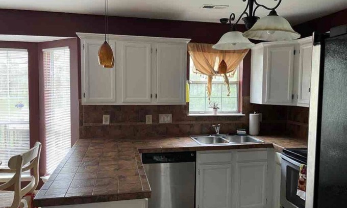 Charlotte House | Cozy home minutes from PNC and Nascar Speedway