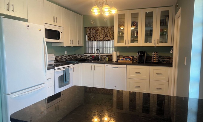 Port Charlotte - Charlotte Harbor House | Cozy home on a fresh water canal 2-bedroom house in with high-speed WiFi
