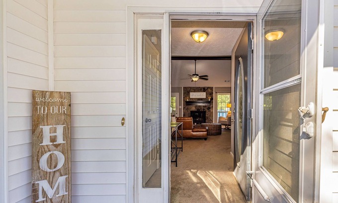 Senoia House | Cozy Home - Walkable to Downtown Senoia