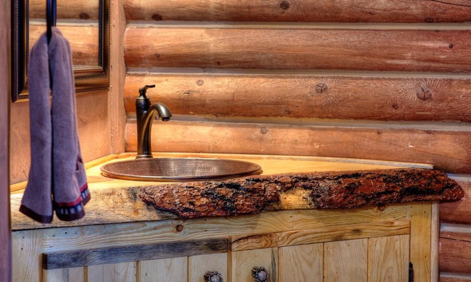 Weston Cabin | Cozy Horny Toad Log Cabin