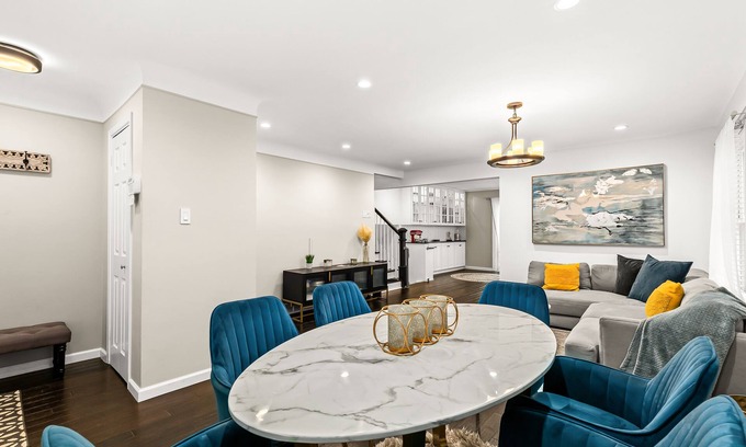 Royal Oak House | Cozy house in the most desirable neighborhood in Royal oak!