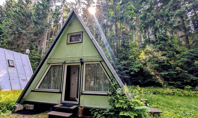 Eibenstock Cabin | Cozy hut in the middle of the forest. Pet friendly!
