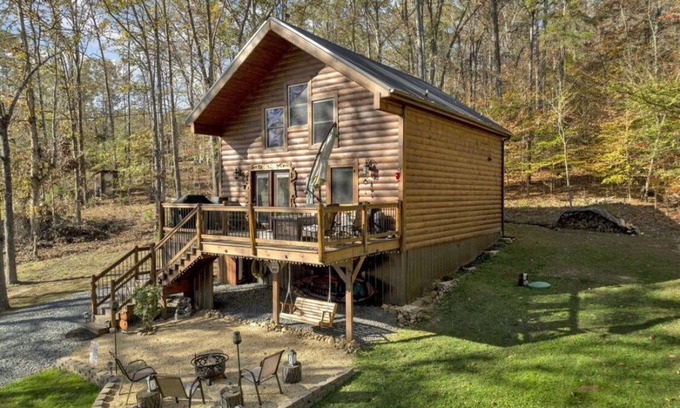 Dandridge Cabin | Cozy LAKE cabin with a view of Douglas Lake in East TN! Sleeps 5!