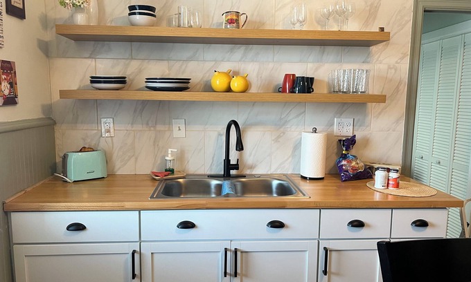 St. Charles Historic District Apartment | Cozy Loft from 1860 in Frenchtown facing Katy trail St Charles MO