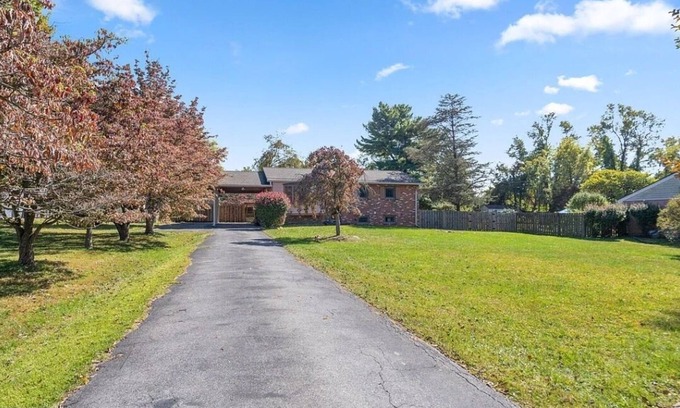 Burtonsville House | Cozy Lower Level Retreat Near Silver Spring
