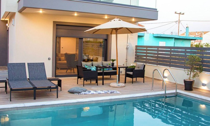 Mytikas Villa | Cozy, Luxurious and Poolside Three Bedroom Villas Minutes From the Beach