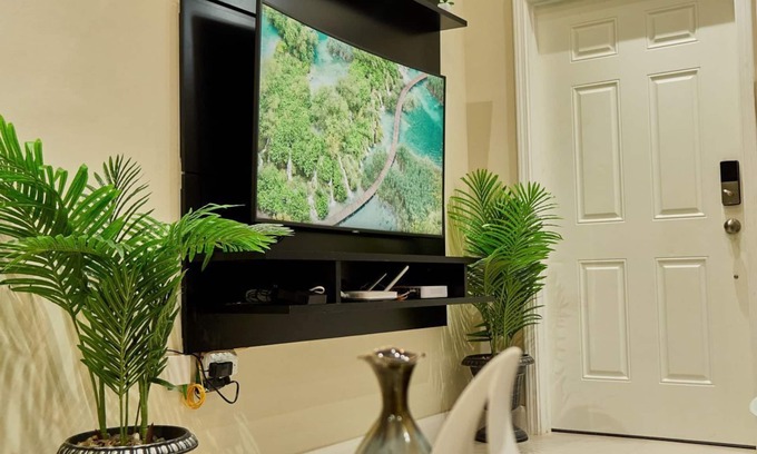Lucea House | Cozy Luxury Ocean Pointe INN
