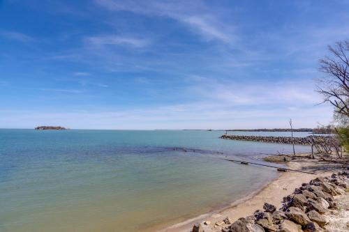Put-in-Bay Apartment | Cozy Middle Bass Island Getaway On Lake Eerie!