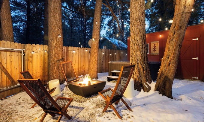 Big Bear City Cabin | Cozy Modern Cabin with Lofted Bedroom in brilliant Big Bear