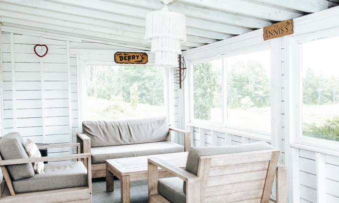 Saint David Other | Cozy Modern Farmhouse w/Hot Tub mins to Saint Andrews By-The-Sea! Pet Friendly!
