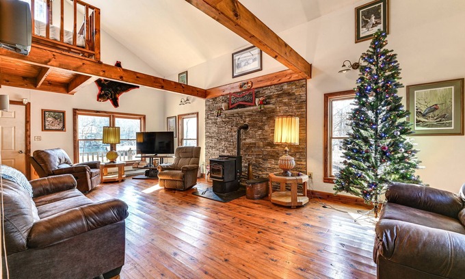 Mount Union Cabin | Cozy Mount Union Cabin w/Fire Pit & River Access