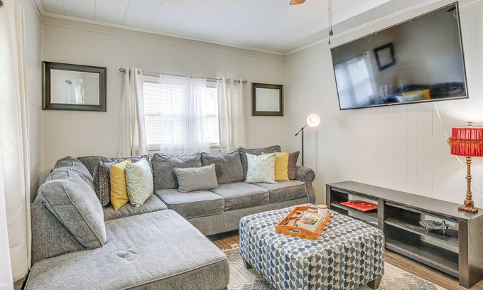 Mullins House | Cozy Mullins Retreat w/Backyard & Covered Porch!