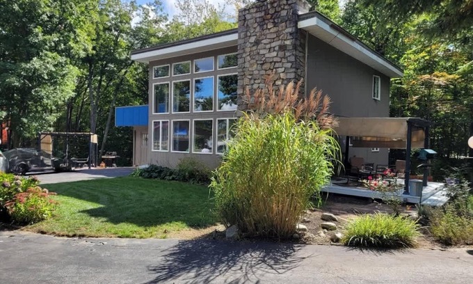 Naples House | Cozy Naples Escape - Nestled in Lakes & Mountains