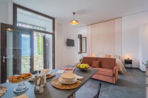 Azzano Apartment | Cozy Nest on the lake by Rent All Como