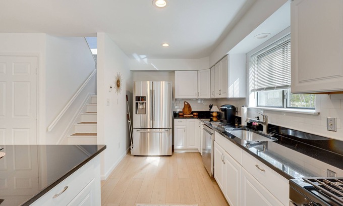 Woodridge House | Cozy New York Escape w/Hot Tub, Sauna & Deck!