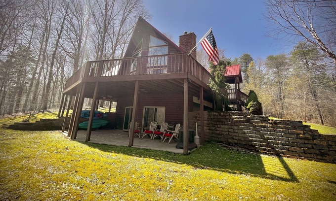 Brownsville Cabin | Cozy Nolin Lakefront Retreat at Mammoth Cave