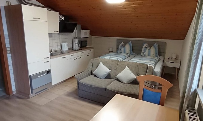 Habischried Apartment | Cozy one-room apartment with balcony (30 sqm)