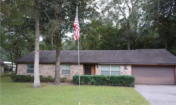 Lake City House | Cozy, Peaceful and Quiet Deerwood Cottage