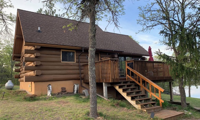 Gordon Cabin | Cozy, private cabin on lake with pontoon and 38 acres