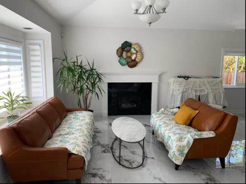Dunbar House | Cozy Private Room in Charming Dunbar-Southlands