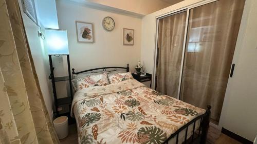 Project 4 Apartment | Cozy QC Condo with Karaoke Pool & Fast WiFi