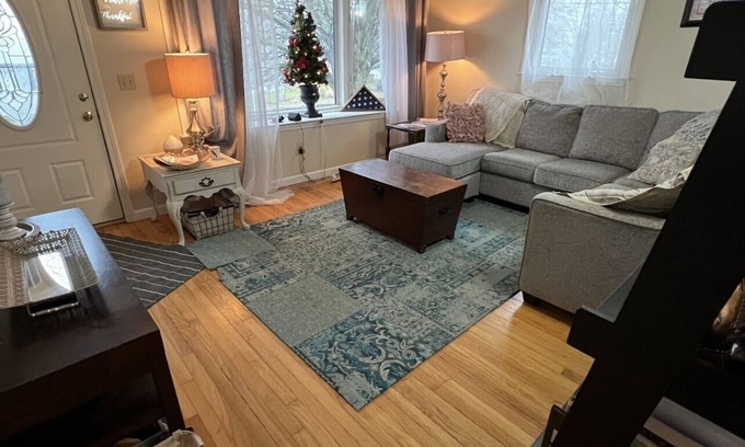 Bristol House | Cozy Quaint Ranch Home - Pet Friendly