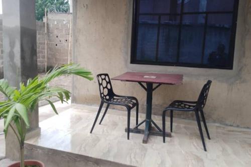 Ikire Apartment | Cozy quiet 1 bedroom with kitchen