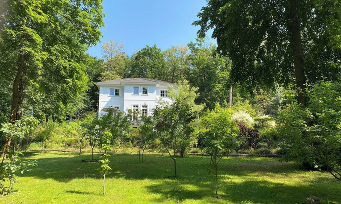 Wilhelmshorst Villa | Cozy, quiet guest room with bathroom in a dream villa on the edge of the forest