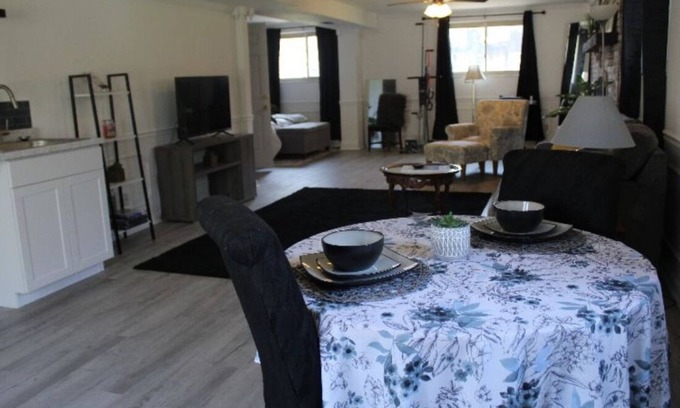 Kettering Apartment | Cozy & Relaxing. Hot Tub, stress relief at your fingertips. Pets welcome.