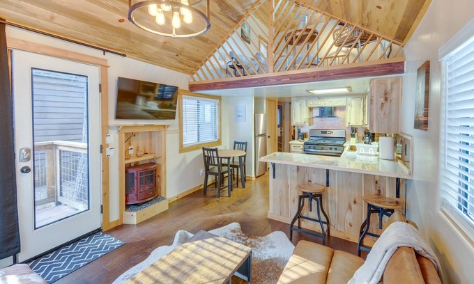 Lake Almanor Peninsula Cabin | Cozy & Restful Cabin, Steps to Lake Almanor