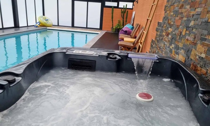 Beaurepaire-sur-Sambre Cottage | Cozy Retreat with Heated Pool, Jacuzzi, Sauna – Near Scenic Avesnois Park