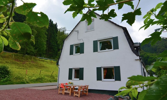 Elpe Apartment | Cozy Retreat in Olsberg-Elpe