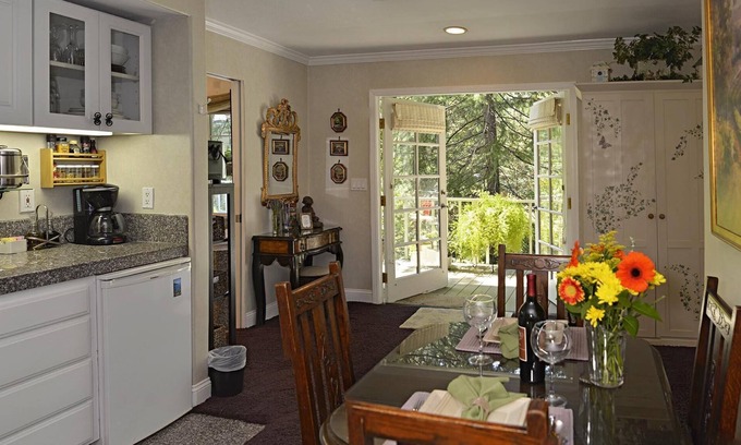 Napa Apartment | Cozy Retreat, Studio Apartment, City Permit VR09-0038.
